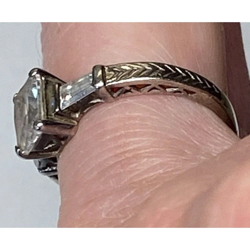 Art Deco Style 925 Sterling Silver CZ Ring Size 8 Baguette Chevron Band